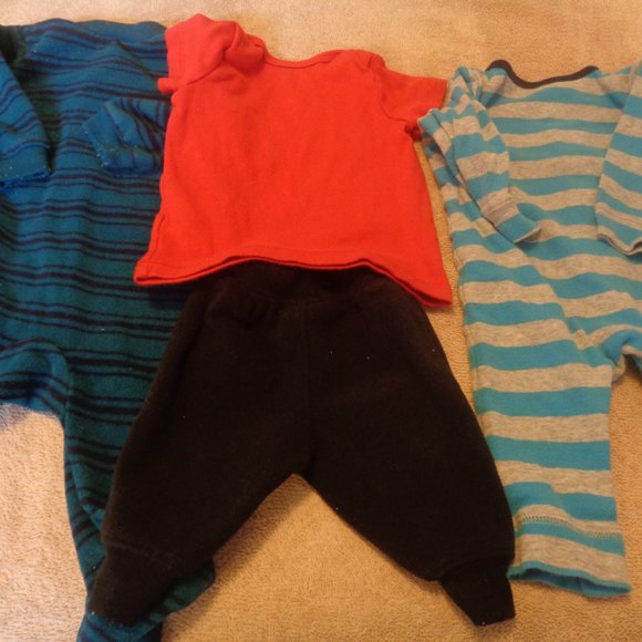 BABY BOY BUNDLE OF 4 ITEMS 0-3 MO. - Picture 7 of 7